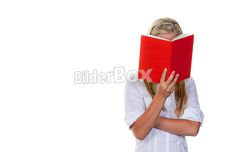 Frau beim Lesen von einem Buch - Bilderbox Bildagentur GmbH