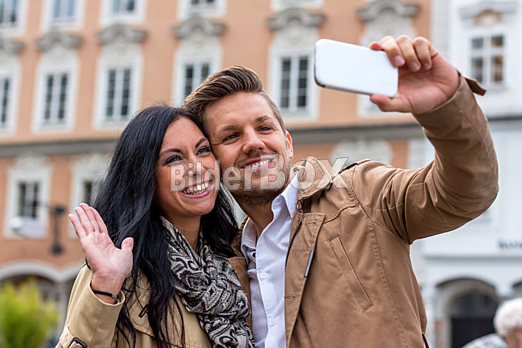 Selfie Eines Paares Bilderbox Bildagentur Gmbh 